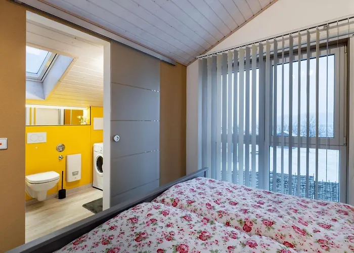 Gemuetliche Mit Panoramablick شقة Muttensweiler